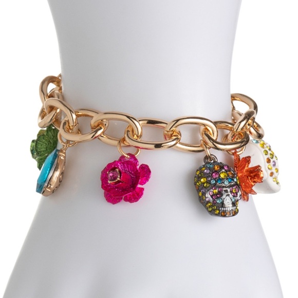 BETSEY JOHNSON FLOWER SKULL CHARM LINK BRACELET -  NWT - Picture 1 of 3